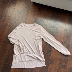 ALO blush studio to street layering sweatshirt (m)
